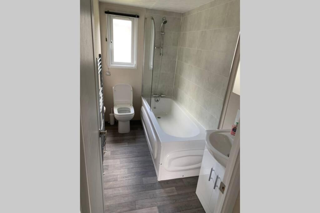 Nightingale Lodge With Hot Tub Barmby on the Moor المظهر الخارجي الصورة